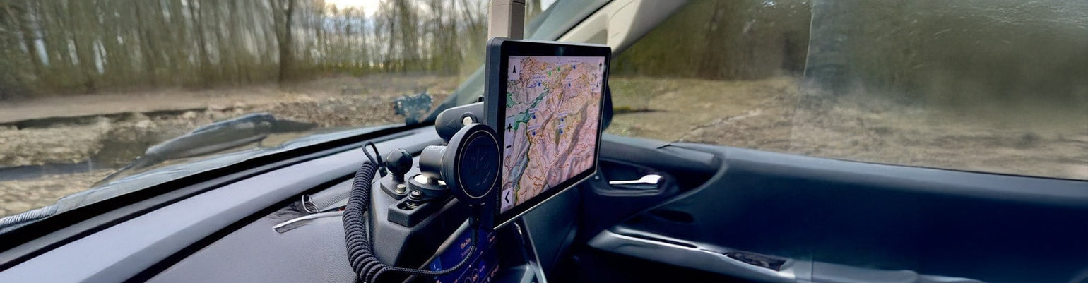 Rugged off‑road GPS units—Garmin Tread® 2 and Tread XL (Overland/Base, Baja Race, Chase editions), Montana 700i satellite communicator, inReach Mini 2, and Lowrance Elite FS‑7 & FS‑9—built for trail mapping, waypoint tracking, and real‑time navigation.